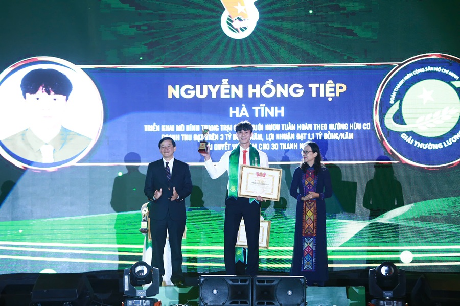 Bí thư Đoàn tiên phong xóa đói, giảm nghèo